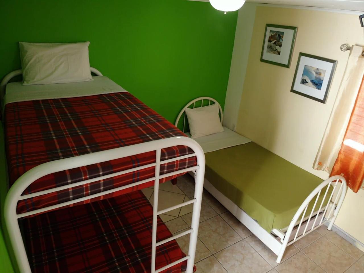 Hostel Room Aruba Oranjestad Esterno foto
