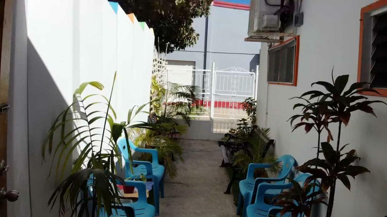 Hostel Room Aruba Oranjestad Esterno foto